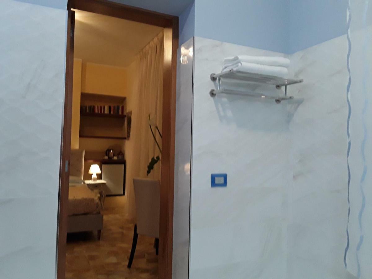 Bed and Breakfast La Riviera Мілаццо Екстер'єр фото