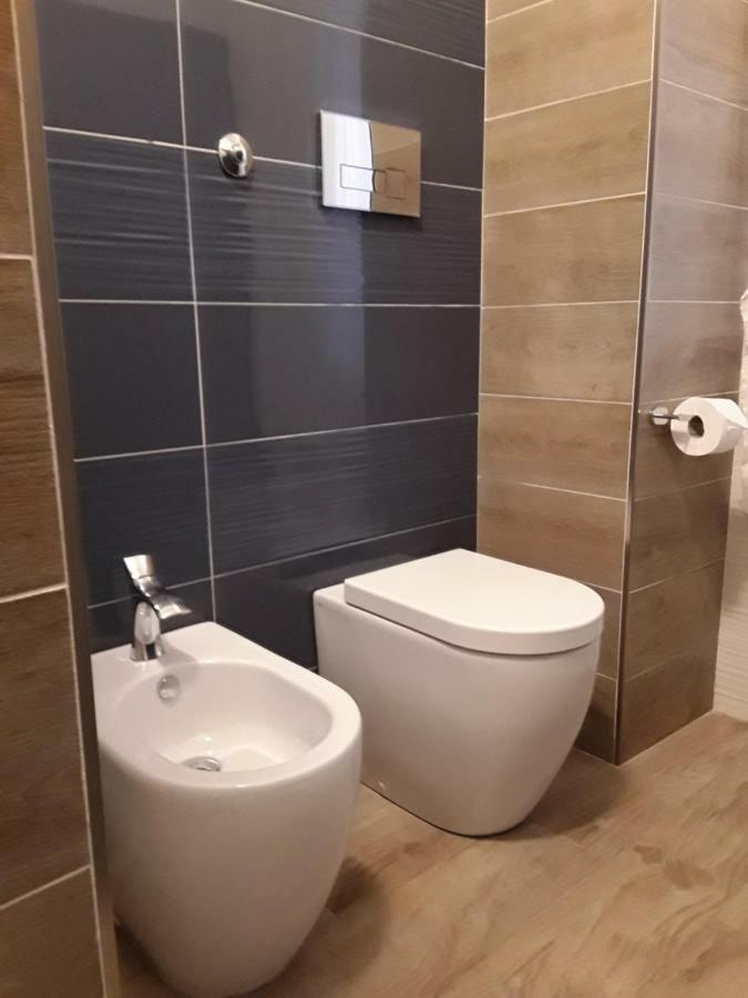 Bed and Breakfast La Riviera Мілаццо Екстер'єр фото