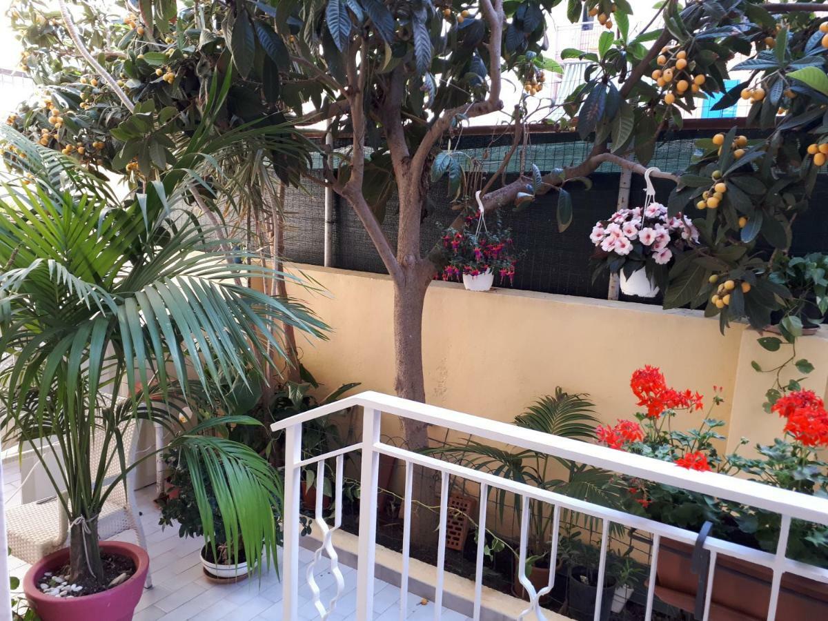 Bed and Breakfast La Riviera Мілаццо Екстер'єр фото